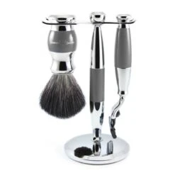 Set Rasage 3 Pièces - Chromé Et Gris - Blaireau à Poils Synthétiques Noirs + Rasoir Gillette Mach3 + Support 2 En 1
