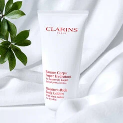 Clarins Baume Corps Super Hydratant - Au Beurre De Karité -MenCorner Boutique baume corps super hydratant au beurre de karite 3474116 4 1140x1140