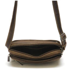 Besace Homme Arthur & Aston En Cuir Châtaigne Rectangle 11 Besace Homme Arthur & Aston En Cuir Châtaigne Rectangle -MenCorner Boutique besace en cuir vachette pleine fleur semi aniline chataigne 3351142 5 1140x1140