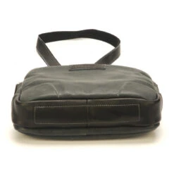 Besace Homme En Cuir Noir Rectangle -MenCorner Boutique besace en cuir vachette pleine fleur semi aniline noir 3351146 4 1140x1140