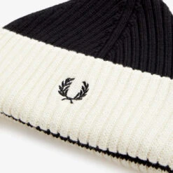 Fred Perry Bonnet Côtelé -MenCorner Boutique bonnet cotele 3387674 2 1140x1140