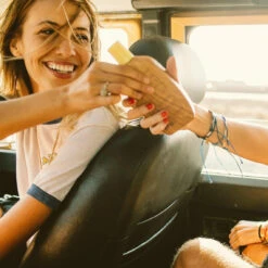 Sun Bum Crème Solaire Résistante à L'Eau SPF 50 - Original 237 Ml 11 Sun Bum Crème Solaire Résistante à L'Eau SPF 50 - Original 237 Ml -MenCorner Boutique creme solaire resistante a leau spf 50 original 3255935 4 1140x1140