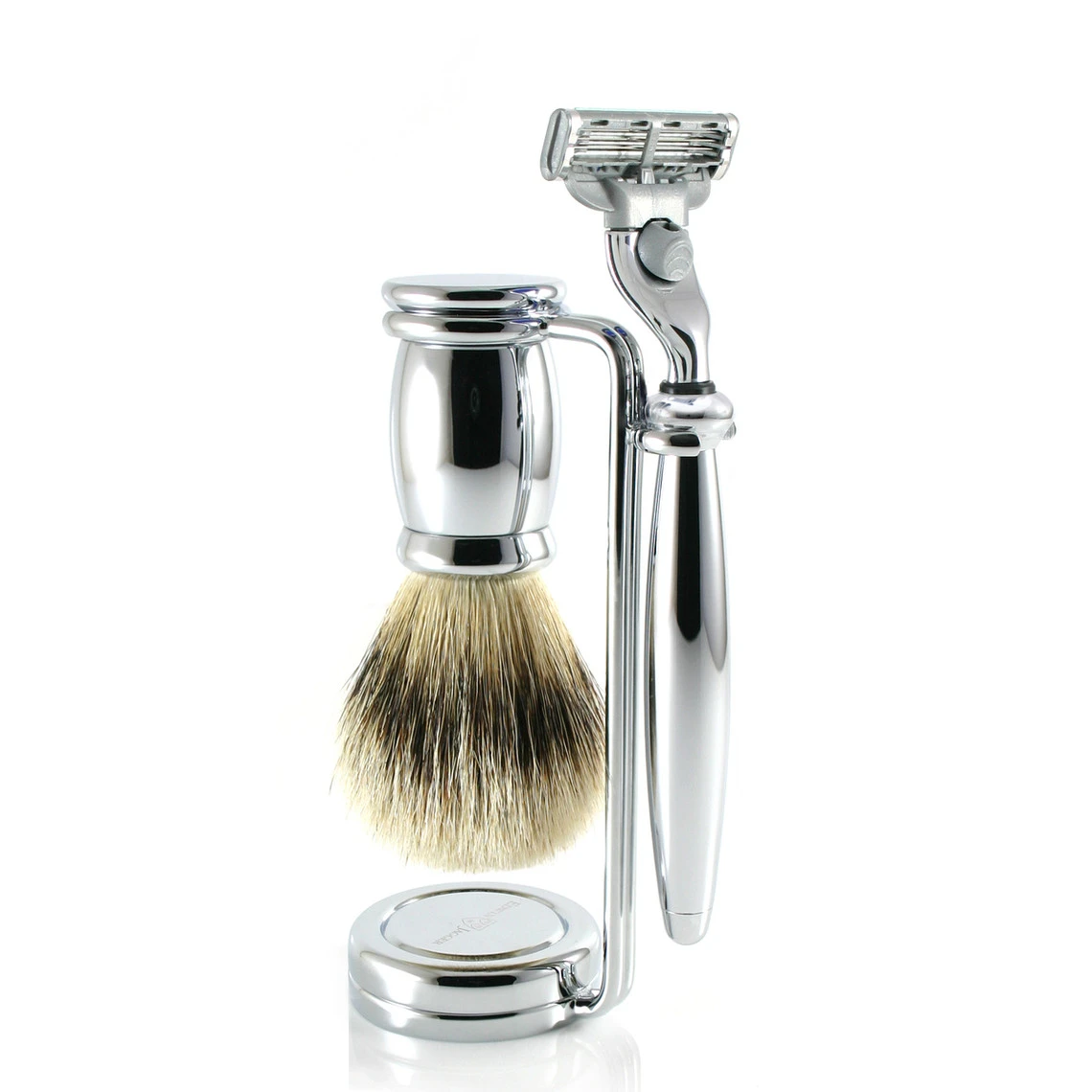 SET DE RASAGE 3 PIECES CHROME - Lames Mach 3® 1 Blaireau, 1 Rasoir, 1 Stand 3 SET DE RASAGE 3 PIECES CHROME - Lames Mach 3® 1 Blaireau, 1 Rasoir, 1 Stand