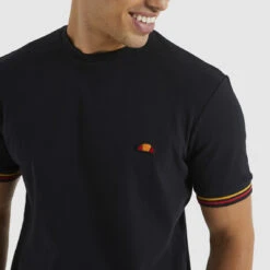 Tee-shirt Manches Courtes KINGS -MenCorner Boutique ellessemainrangeaw22q3mensshp16443kingstshirtblackecommd 3397394 5 1140x1140