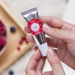 Polaar La Véritable Crème De Laponie Baume Lèvres Aux 3 Baies Arctiques 10 Ml -MenCorner Boutique la veritable creme de laponie pour les levres tube 99922 4 1200x1200