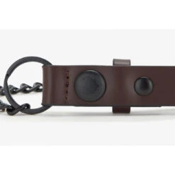 Fred Perry Porte-clé Marron Avec Chaîne En Cuir Mat -MenCorner Boutique porte cle marron avec chaine en cuir mat 3351840 3 1140x1140