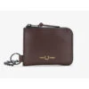 Fred Perry Porte Clés Marron Zippé En Cuir Mat -MenCorner Boutique porte cles marron zippe en cuir mat 3351788 1140x1140