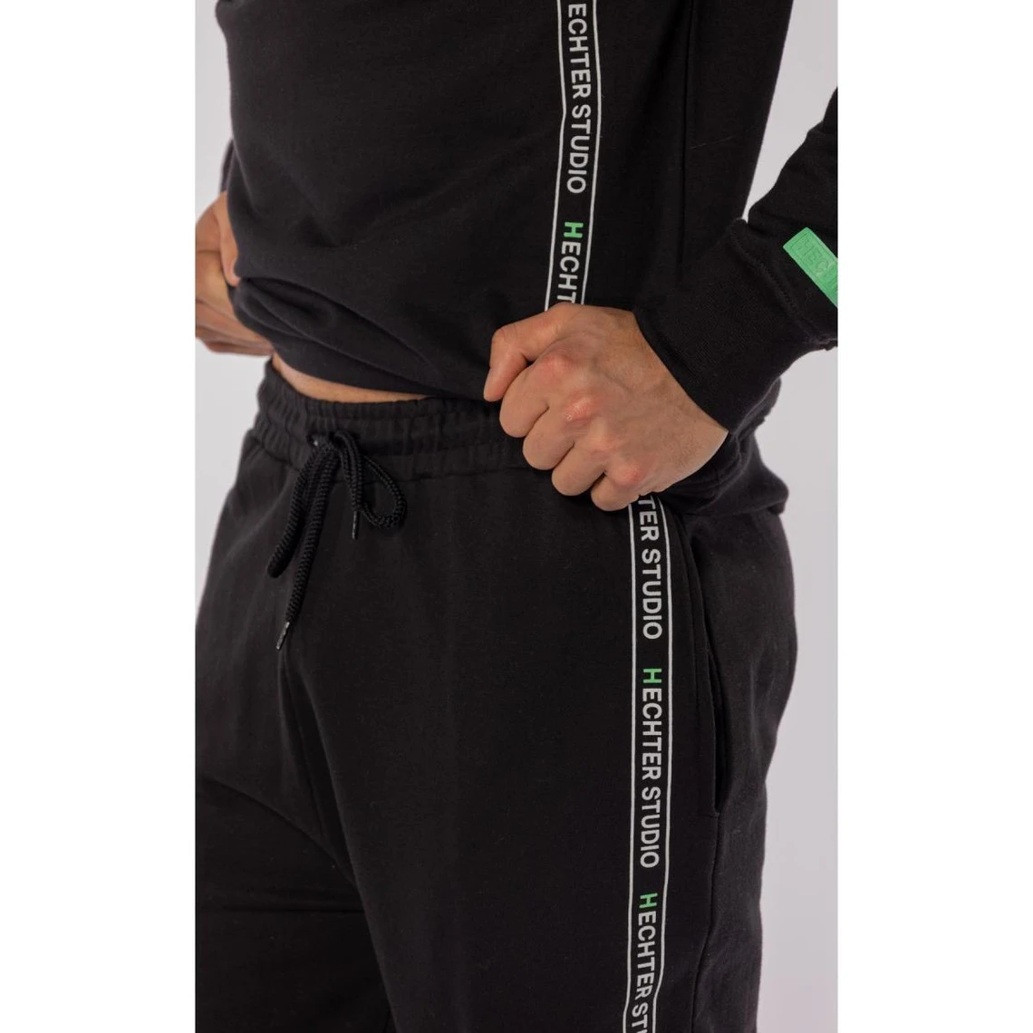 Pyjama Long Homme Noir Logoté 6 Pyjama Long Homme Noir Logoté – Image 4