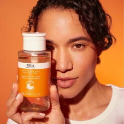 Ren Lotion Exfoliante Tonique Aux AHAs – Ready Steady Glow 250ml 11 Ren Lotion Exfoliante Tonique Aux AHAs – Ready Steady Glow 250ml -MenCorner Boutique ready steady aha lotion tonique 262071 3 1140x1140