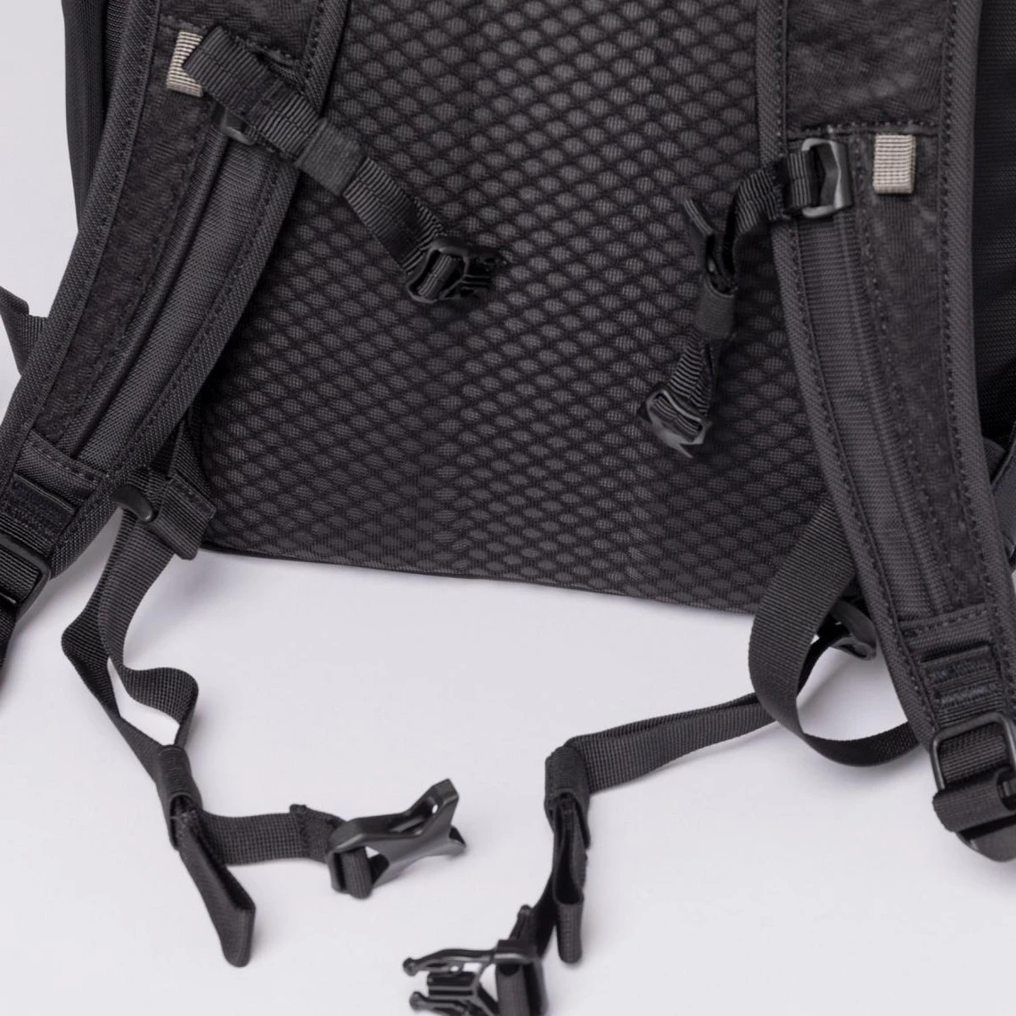 Sandqvist Sac à Dos CREEK HIKE - Noir 8 Sandqvist Sac à Dos CREEK HIKE - Noir – Image 6