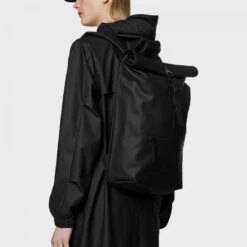 Rains Sac à Dos Imperméable - Rolltop Rucksack Noir -MenCorner Boutique sac a dos impermeable rolltop rucksack noir 3308518 2 1140x1140