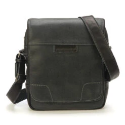 Sac Porte Travers à Rabat Homme Arthur & Aston En Cuir Noir