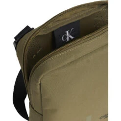 Sacoche Plate Kaki 8 Sacoche Plate Kaki -MenCorner Boutique sacoche plate burnt olive sport essentials rep 3352062 3 1140x1140