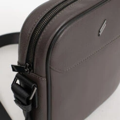 Sacoche Taupe/noir 10 Sacoche Taupe/noir -MenCorner Boutique sacoche taupenoir dh 189427 3401 4 1140x1140