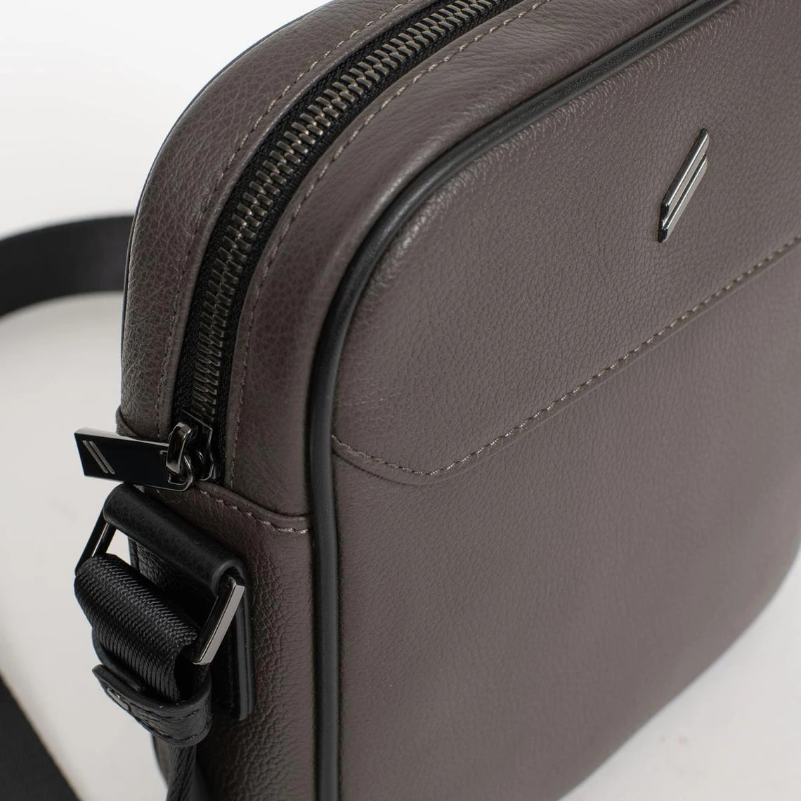 Sacoche Taupe/noir 6 Sacoche Taupe/noir – Image 4