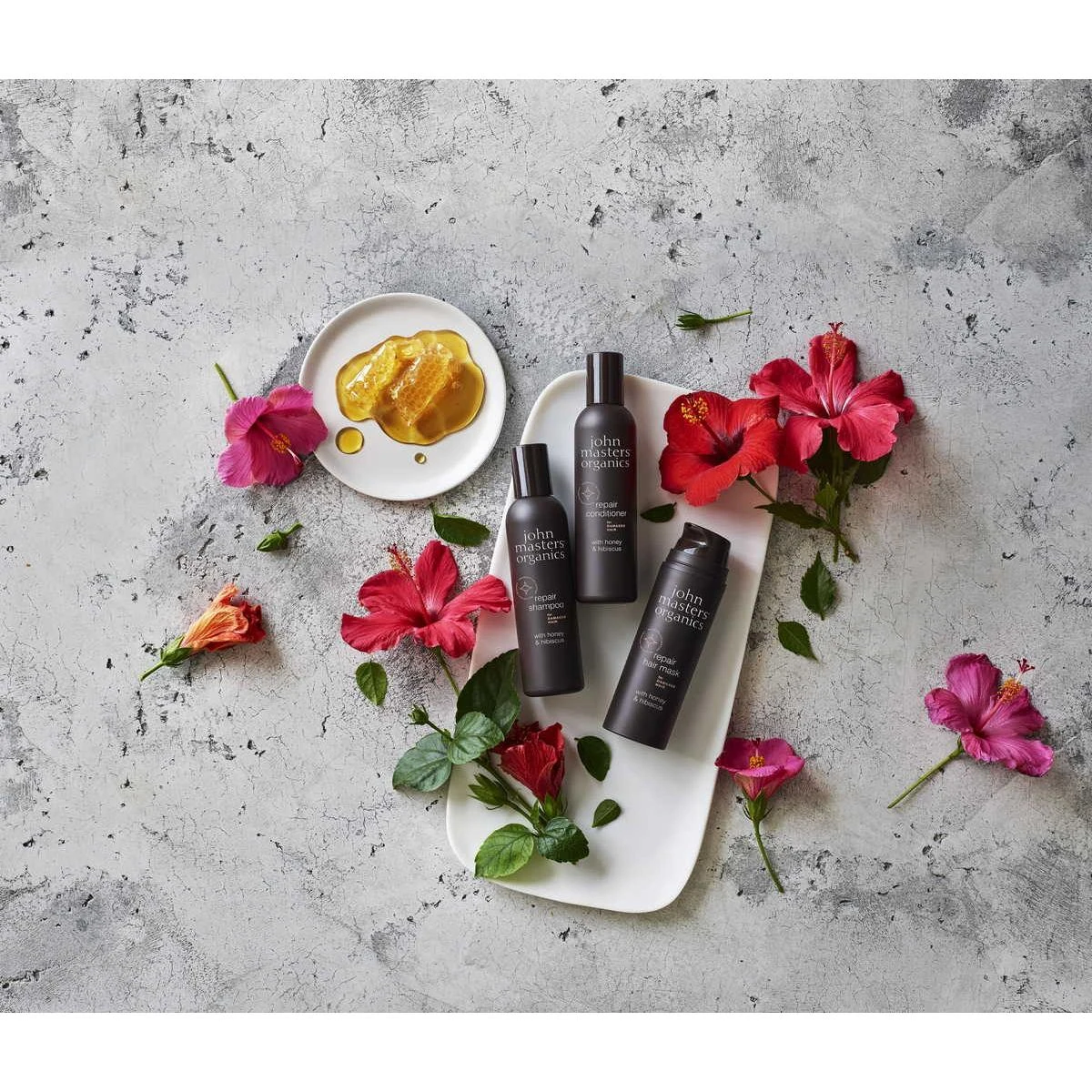 John Masters Organics Shampoing Pour Cheveux Abîmés Au Miel Et à L'hibiscus 177 Ml 3 John Masters Organics Shampoing Pour Cheveux Abîmés Au Miel Et à L'hibiscus 177 Ml