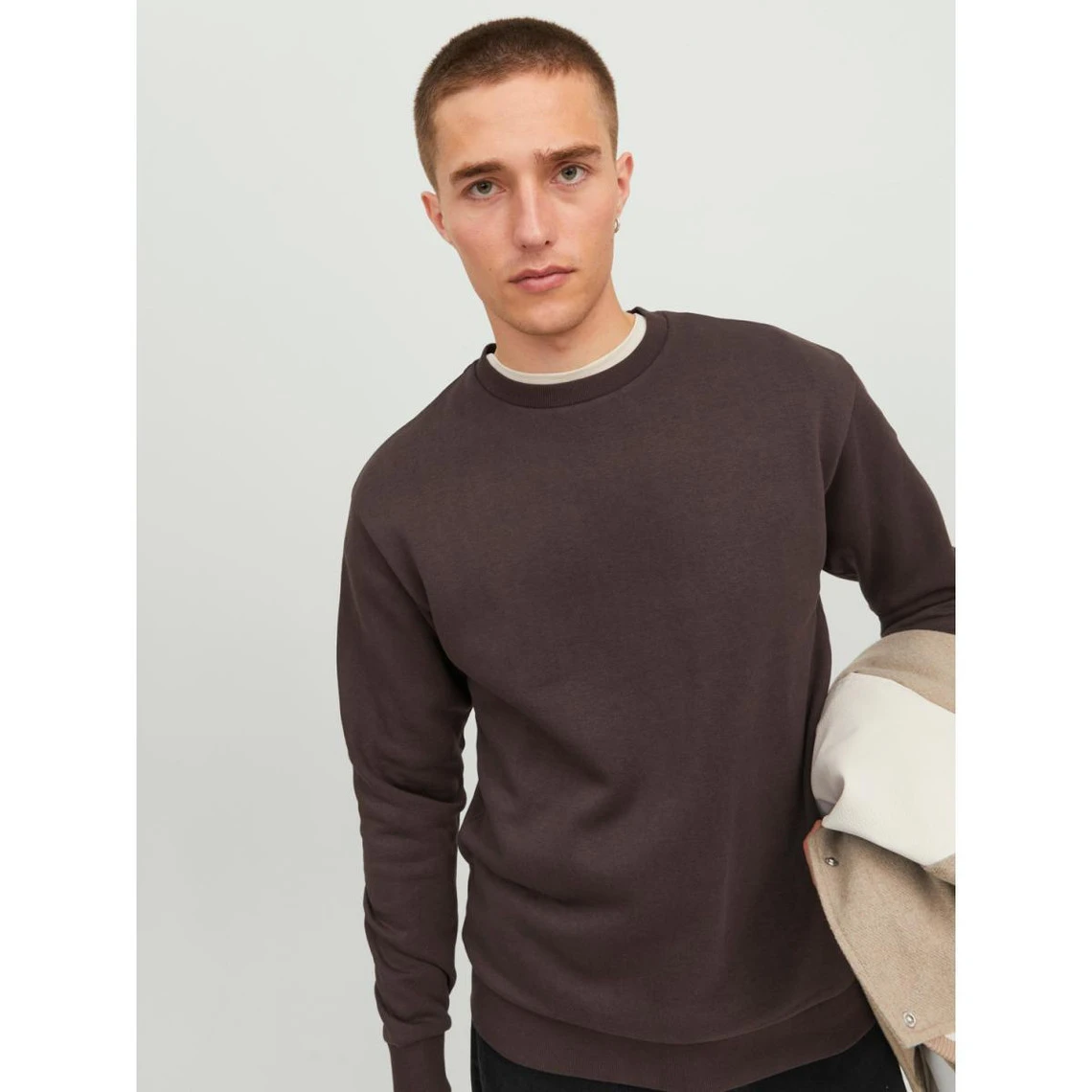 Jack & Jones Sweat-shirt Marron Foncé 5 Jack & Jones Sweat-shirt Marron Foncé – Image 3