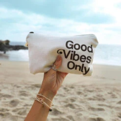 Sun Bum Trousse De Voyage Essentiels Solaire - Day Tripper 11 Sun Bum Trousse De Voyage Essentiels Solaire - Day Tripper -MenCorner Boutique trousse de voyage essentiels solaire day tripper 3255947 4 1140x1140