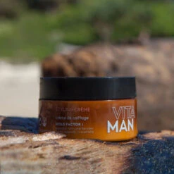 Crème De Coiffage Modelante 100 G -MenCorner Boutique vitaman creme de coiffage modelante 1023 7 1140x1140